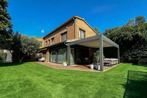 Продажа дома в Сан-Кугат-дель-Вальес, Барселона, Испания 4 спальни,  №140900 - фото 3