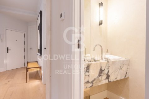 Apartment for sale in Madrid, Spain 3 bedrooms, 153 sq.m. No. 160000 - photo 13