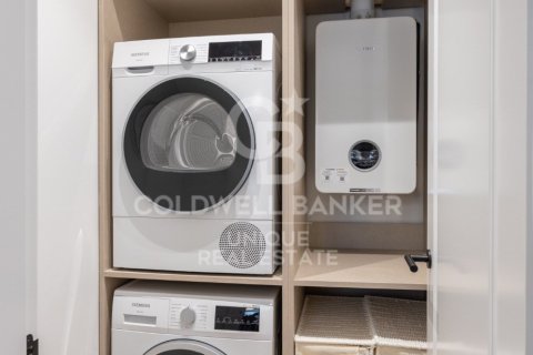 Apartment for sale in Madrid, Spain 3 bedrooms, 153 sq.m. No. 160000 - photo 12