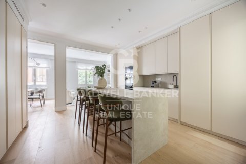 Huoneisto myytävänä Madrid, Espanja, 3 makuuhuonetta, 153 m2 No. 160000 - kuva 10