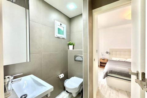 Apartment for sale in Torrevieja, Alicante, Spain 3 bedrooms, 107 sq.m. No. 164242 - photo 13