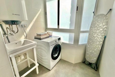 Apartment for sale in Torrevieja, Alicante, Spain 3 bedrooms, 107 sq.m. No. 164242 - photo 30