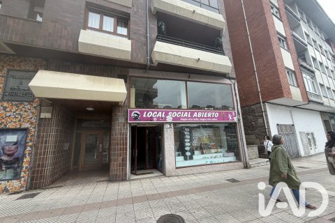 Wohnung in Aviles, Asturias, Spanien 146 m2 Nr. 187946