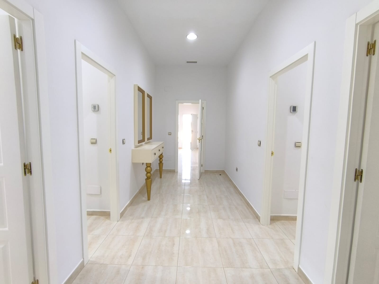 Villa in Pinoso, Alicante, Spain 4 bedrooms,  No. 161076
