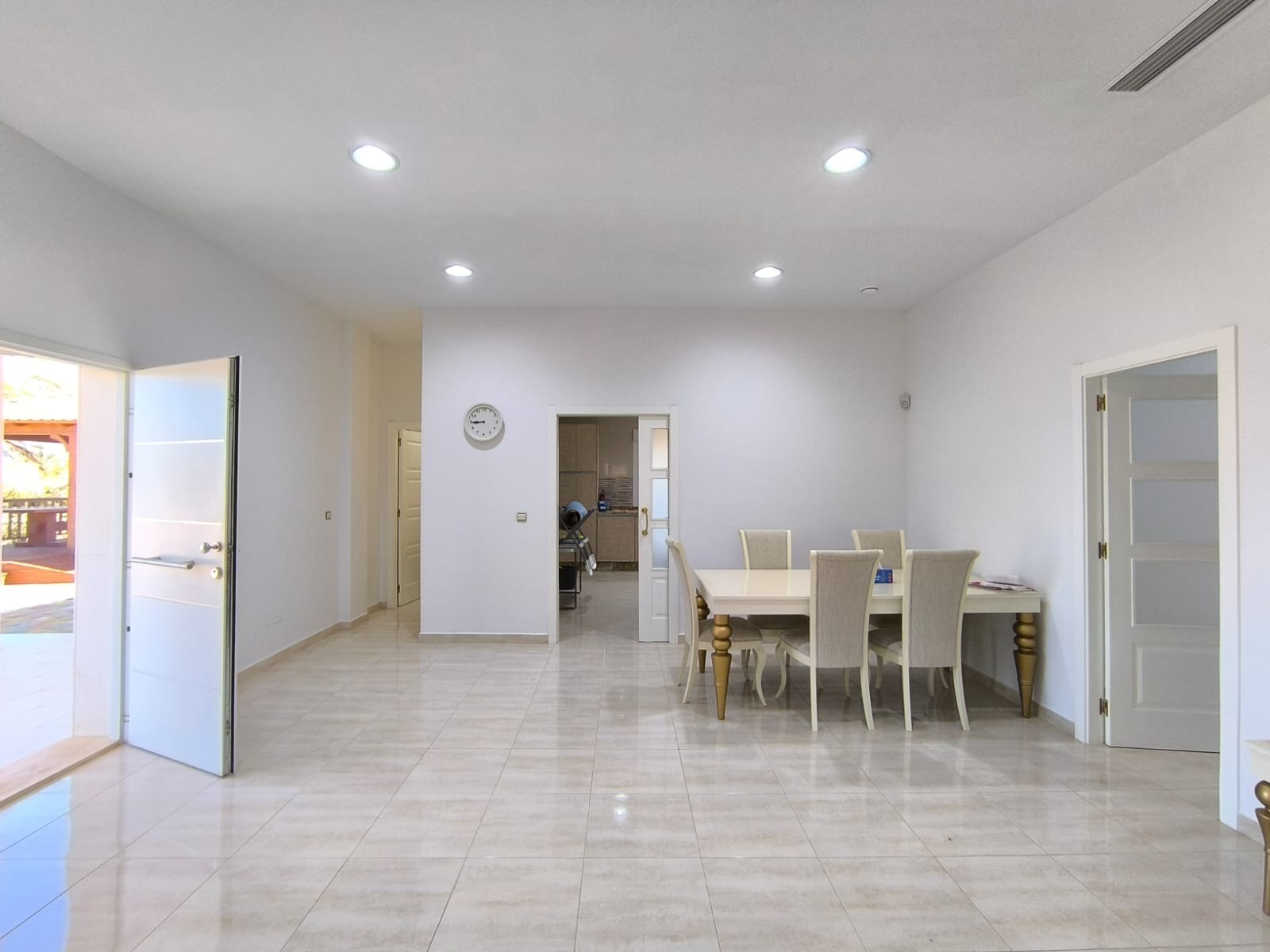 Villa in Pinoso, Alicante, Spain 4 bedrooms,  No. 161076