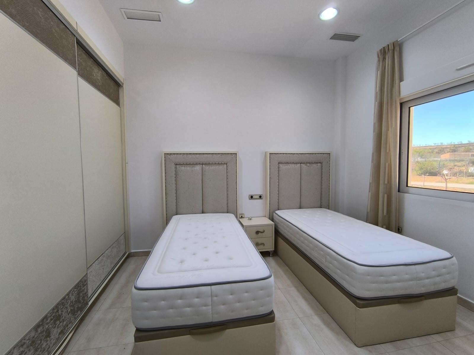 Villa in Pinoso, Alicante, Spain 4 bedrooms,  No. 161076