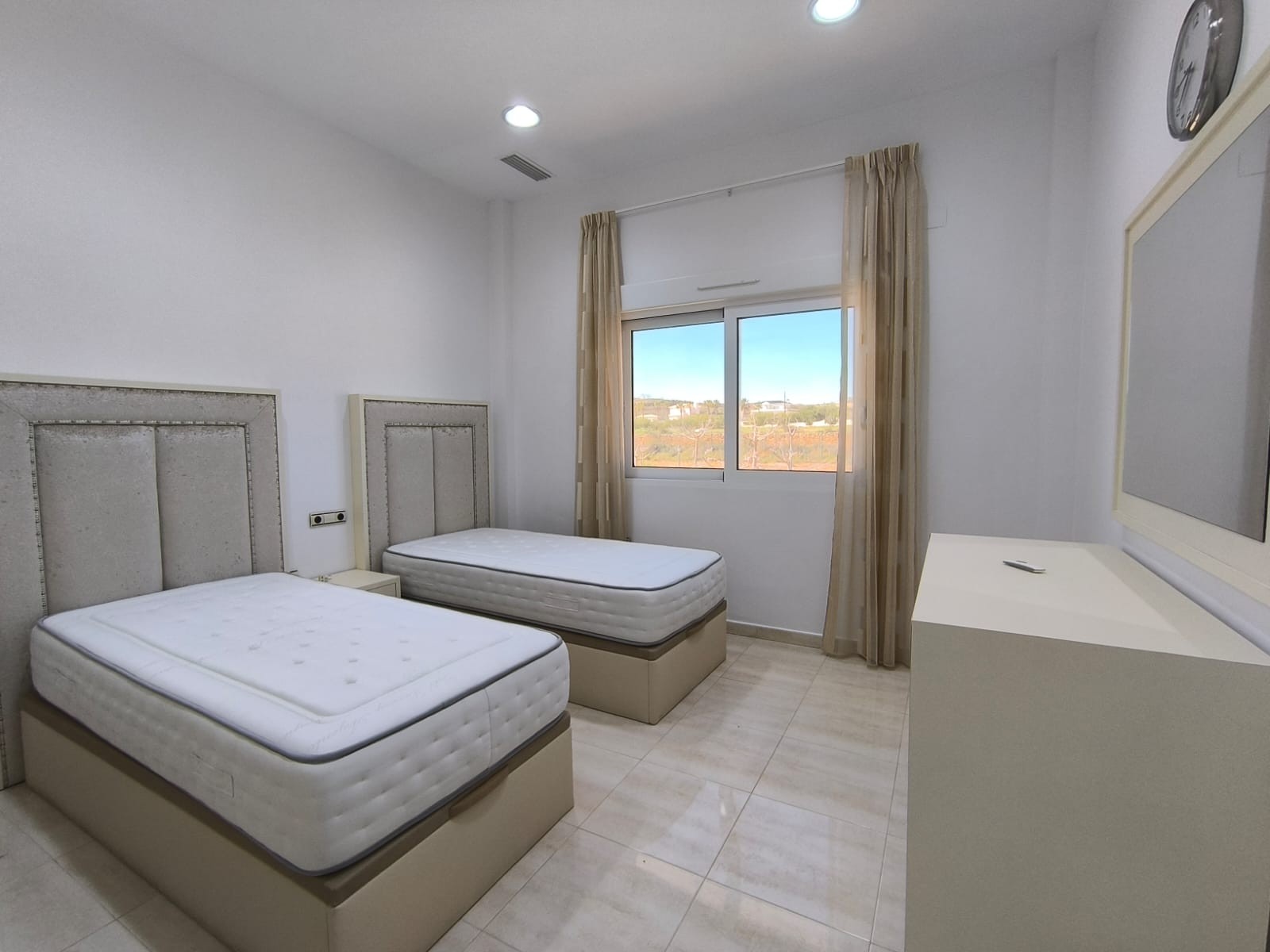 Villa in Pinoso, Alicante, Spain 4 bedrooms,  No. 161076