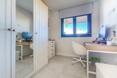 Apartament w Mil Palmeras, Alicante, Hiszpania 2 sypialnie, 66 mkw. nr 161078 – zdjęcie 19