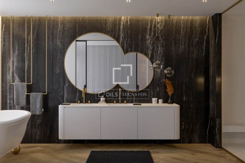 Apartment for sale in Barcelona, Spain 4 bedrooms, 252 sq.m. No. 193664 - photo 11