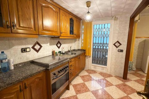 Huoneisto myytävänä Alicante, Espanja, 2 makuuhuonetta, 100 m2 No. 147578 - kuva 4