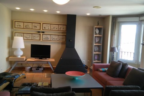 Apartment for sale in Banyeres de Mariola, Alicante, Spain 4 bedrooms, 600 sq.m. No. 164988 - photo 2