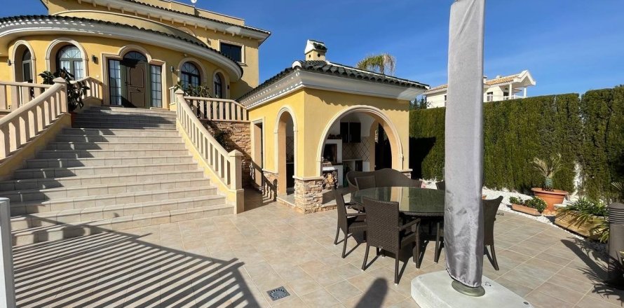 Apartment in Ciudad Quesada, Alicante, Spain 4 bedrooms, 244 sq.m. No. 164989