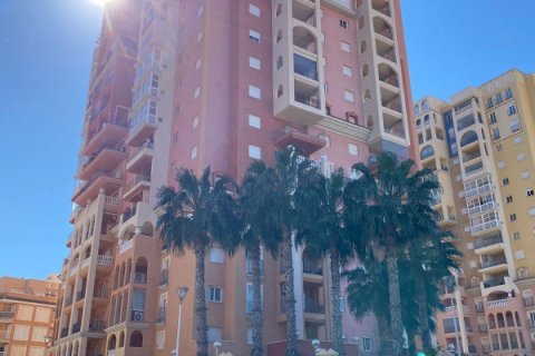 Apartamento en venta en Torrevieja, Alicante, España 3 dormitorios, 95 m2 No. 145563 - foto 3