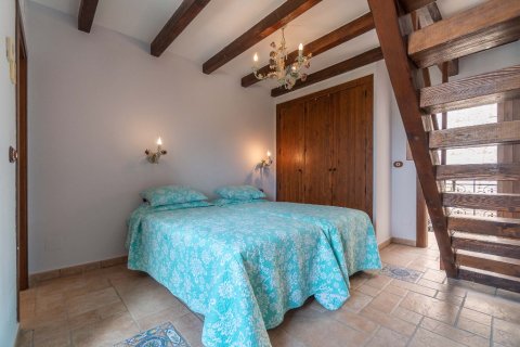 Villa for sale in Alicante, Spain 5 bedrooms, 600 sq.m. No. 145559 - photo 15