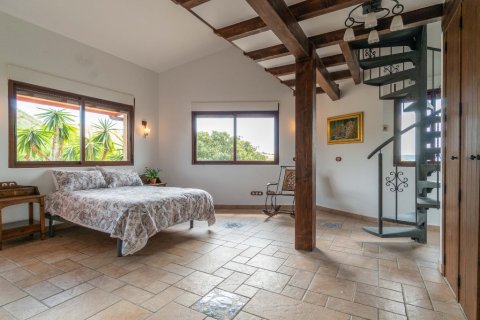 Villa for sale in Alicante, Spain 5 bedrooms, 600 sq.m. No. 145559 - photo 23