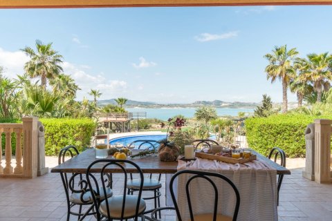 Villa for sale in Alicante, Spain 5 bedrooms, 600 sq.m. No. 145559 - photo 1