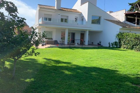 Rindu māja El Puerto de Santa Maria, Cadiz, Spānijā 4 istabas, 270 m2 Nr. 147699