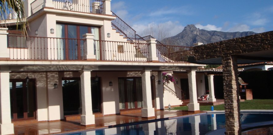 Villa Marbella, Malaga, Spānijā 3 istabas, 350 m2 Nr. 147698