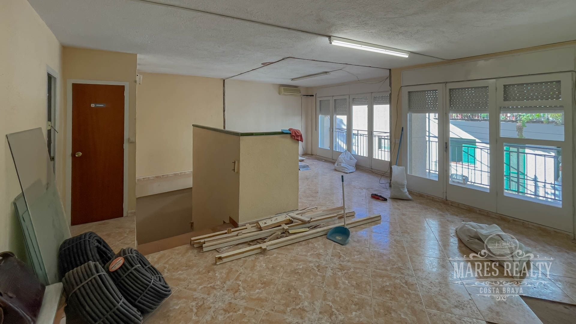 Commercial property in Lloret de Mar, Girona, Spain 500 sq.m. No. 94139
