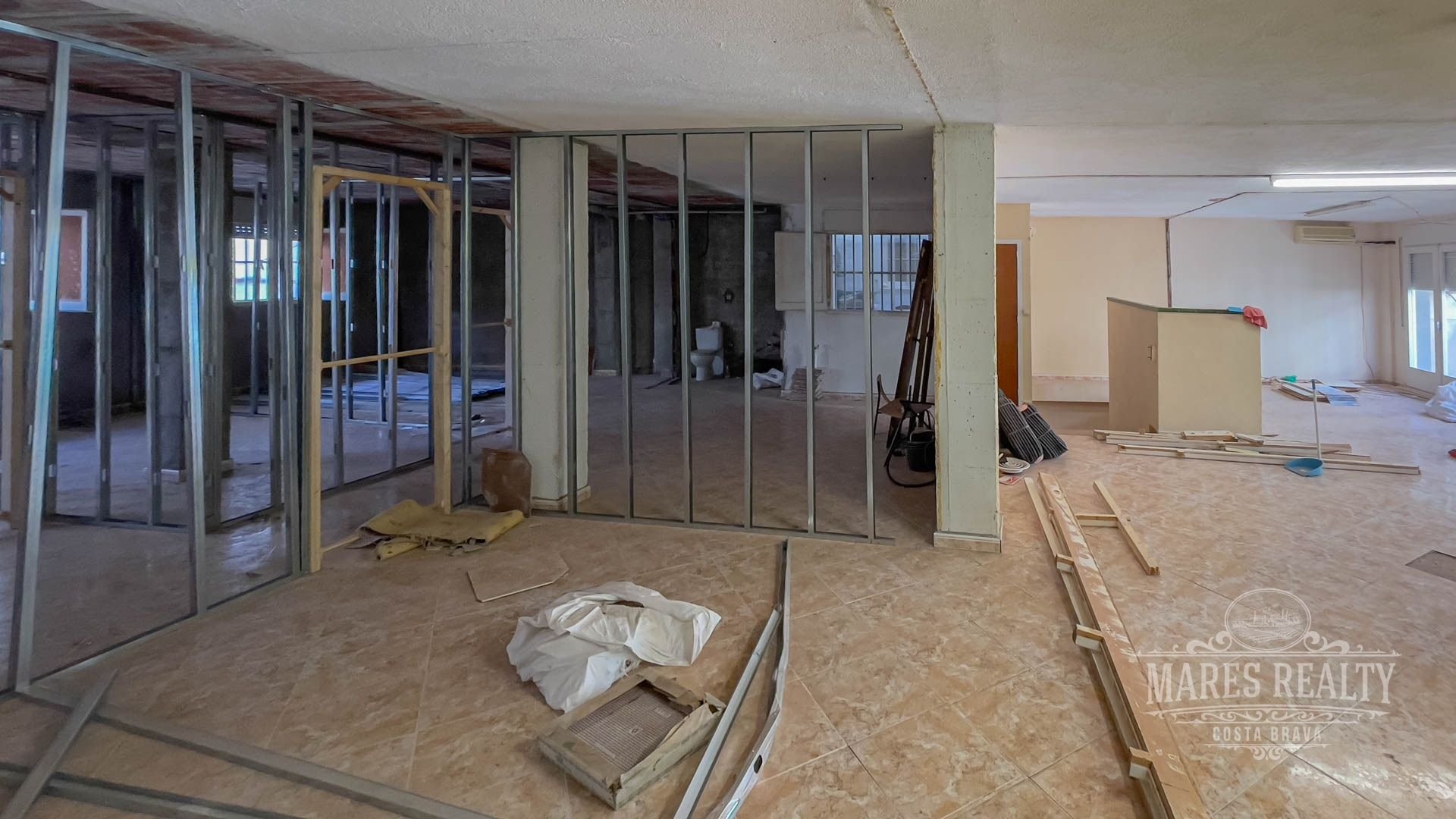 Commercial property in Lloret de Mar, Girona, Spain 500 sq.m. No. 94139
