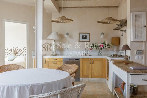 Apartament w Barcelona, Hiszpania 3 sypialnie, 211 mkw. nr 166415 – zdjęcie 17