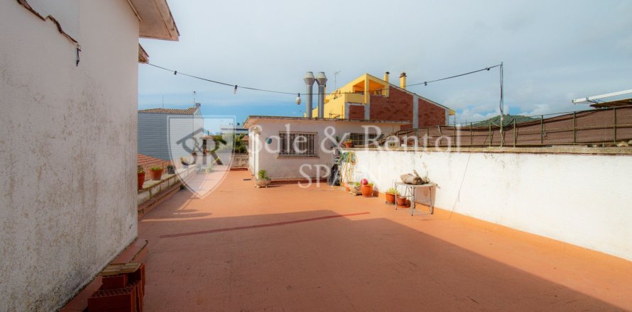 Casa a Malgrat de Mar, Barcelona, Spagna 4 camere da letto, 148 mq. N° 166411