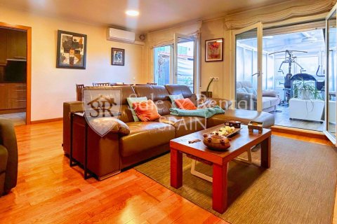 Huoneisto myytävänä Sant Feliu de Guixols, Girona, Espanja, 3 makuuhuonetta, 96 m2 No. 166412 - kuva 7