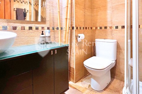 Huoneisto myytävänä Sant Feliu de Guixols, Girona, Espanja, 3 makuuhuonetta, 96 m2 No. 166412 - kuva 29