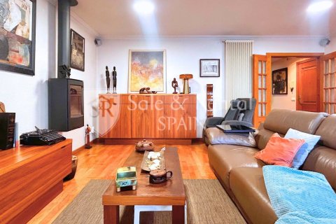 Huoneisto myytävänä Sant Feliu de Guixols, Girona, Espanja, 3 makuuhuonetta, 96 m2 No. 166412 - kuva 4