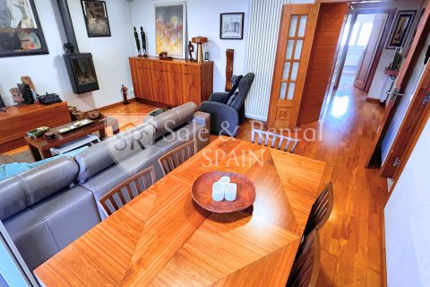 Huoneisto myytävänä Sant Feliu de Guixols, Girona, Espanja, 3 makuuhuonetta, 96 m2 No. 166412 - kuva 9