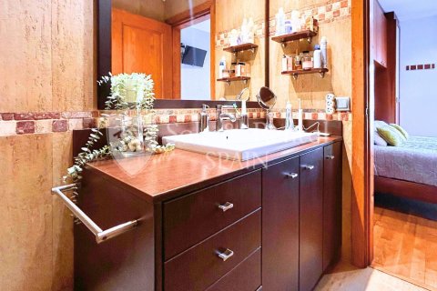 Huoneisto myytävänä Sant Feliu de Guixols, Girona, Espanja, 3 makuuhuonetta, 96 m2 No. 166412 - kuva 28