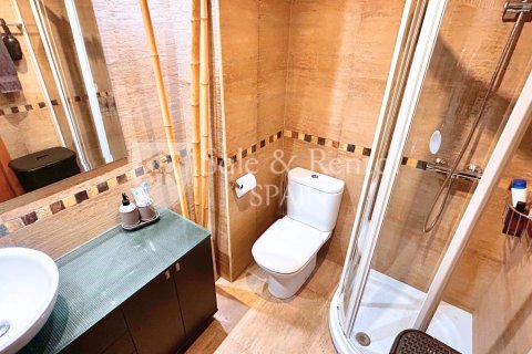 Huoneisto myytävänä Sant Feliu de Guixols, Girona, Espanja, 3 makuuhuonetta, 96 m2 No. 166412 - kuva 30