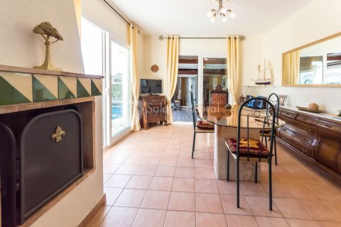 Talo myytävänä Lloret de Mar, Girona, Espanja, 8 makuuhuonetta, 110 m2 No. 166414 - kuva 10