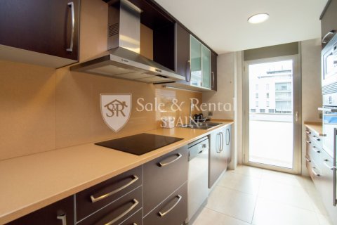 Huoneisto myytävänä Tossa de Mar, Girona, Espanja, 3 makuuhuonetta, 77 m2 No. 166413 - kuva 11