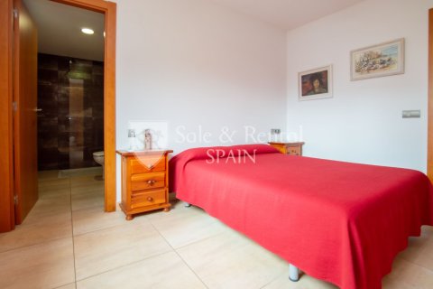 Huoneisto myytävänä Tossa de Mar, Girona, Espanja, 3 makuuhuonetta, 77 m2 No. 166413 - kuva 19