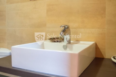 Huoneisto myytävänä Tossa de Mar, Girona, Espanja, 3 makuuhuonetta, 77 m2 No. 166413 - kuva 21