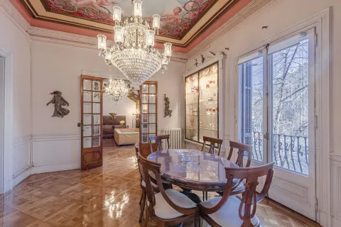 Apartamento en venta en Barcelona, España 3 dormitorios, No. 141204 - foto 5