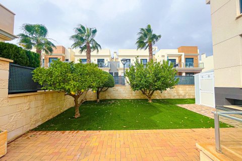 Villa zum Verkauf in La Zenia, Alicante, Spanien 5 Schlafzimmer, 296 m2 Nr. 168765 - Foto 9