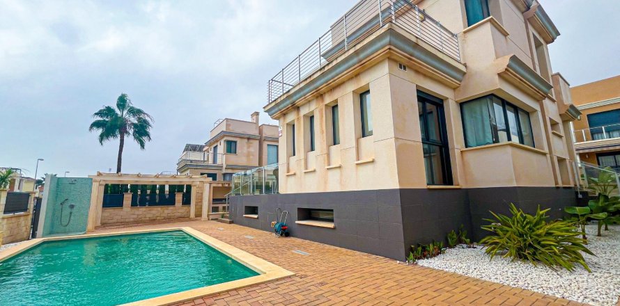 Villa in La Zenia, Alicante, Spanien 5 Schlafzimmer, 296 m2 Nr. 168765