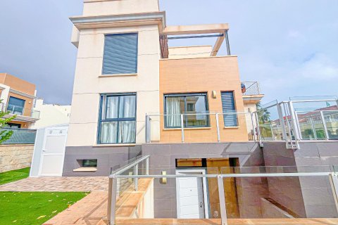 Villa zum Verkauf in La Zenia, Alicante, Spanien 5 Schlafzimmer, 296 m2 Nr. 168765 - Foto 4