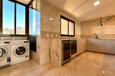 Apartment for sale in Benidorm, Alicante, Spain 3 bedrooms, 194 sq.m. No. 165451 - photo 12