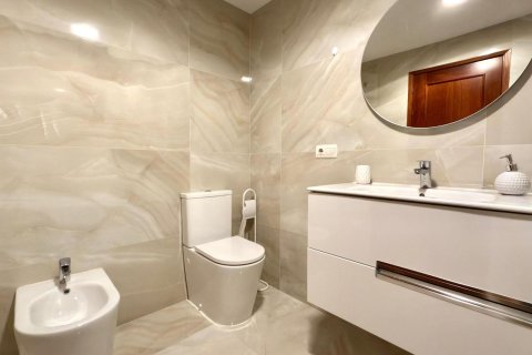 Apartment for sale in Benidorm, Alicante, Spain 3 bedrooms, 194 sq.m. No. 165451 - photo 20