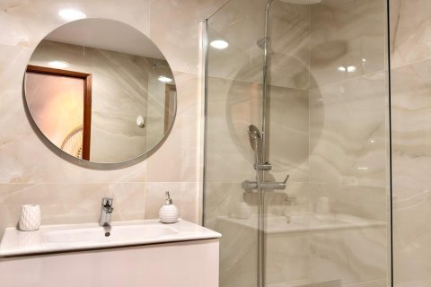 Apartment for sale in Benidorm, Alicante, Spain 3 bedrooms, 194 sq.m. No. 165451 - photo 19