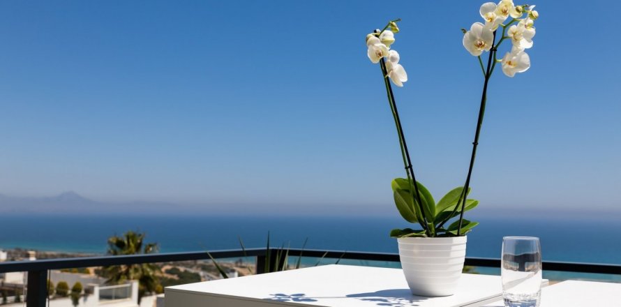 Apartment in Gran Alacant, Alicante, Spain 3 bedrooms, 96 sq.m. No. 165102