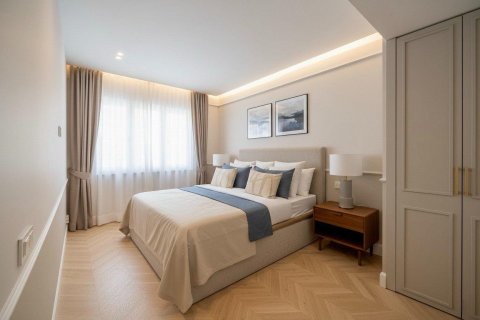 Apartment for sale in Madrid, Spain 5 bedrooms, 324 sq.m. No. 165591 - photo 6