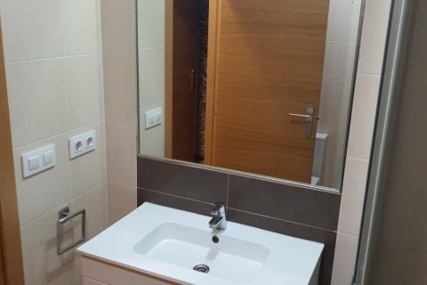 Commercial property à vendre à Alicante, Espagne, 21 chambre, 427 m2 No. 165675 - photo 17