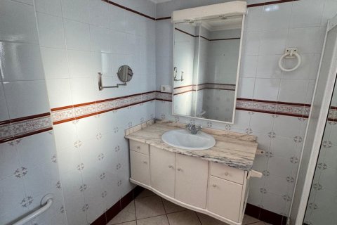 Apartment for sale in Torrevieja, Alicante, Spain 3 bedrooms, 121 sq.m. No. 165674 - photo 12