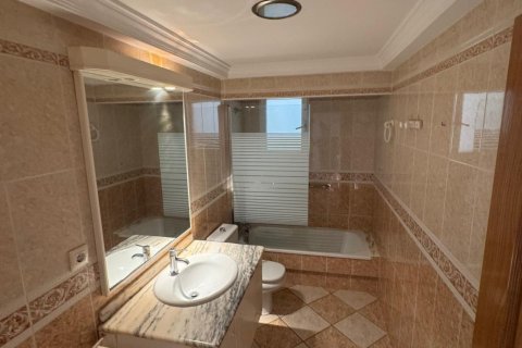 Apartment for sale in Torrevieja, Alicante, Spain 3 bedrooms, 121 sq.m. No. 165674 - photo 8