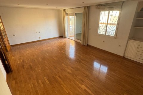 Apartment for sale in Torrevieja, Alicante, Spain 3 bedrooms, 121 sq.m. No. 165674 - photo 4