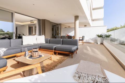 Apartment for sale Benahavis, Malaga, Spain 3 bedrooms, 178 sq.m. No. 109589 - photo 1